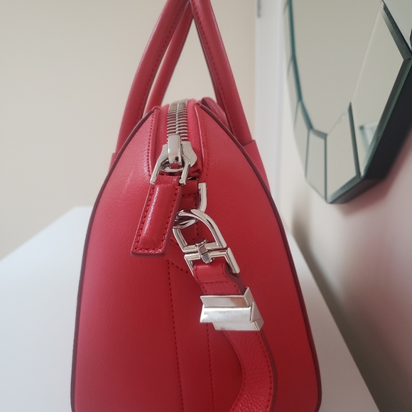 GIVENCHY ANTIGONA RED, Medium - Picture 3 of 8